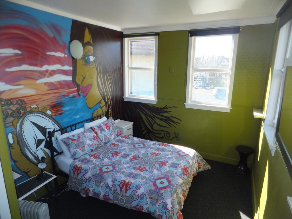 רוטורואה Crash Palace Backpackers חדר תמונה